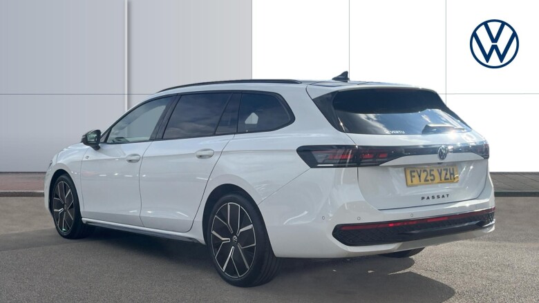 Volkswagen Passat 1.5 eTSI R-Line 5dr DSG Petrol Estate